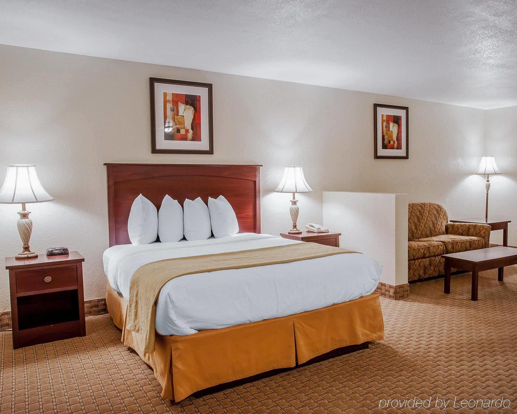 Quality Inn And Suites Toppenish Exterior photo